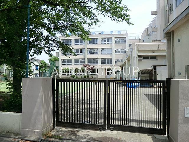 中学校　葛飾区立上平井中学校（中学校）まで968m