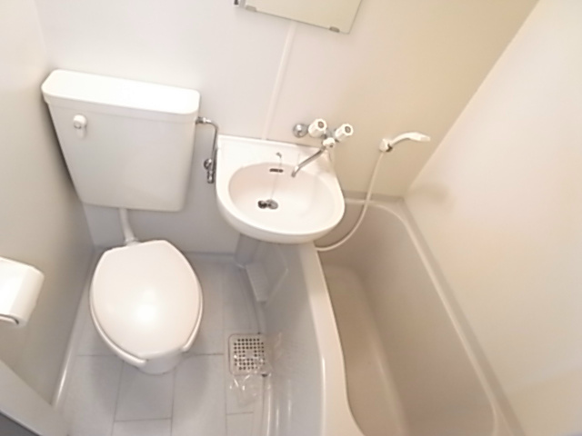バス・シャワールーム　同一物件別部屋写真
