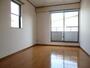 居室・リビング　★洋室は２面採光角部屋★