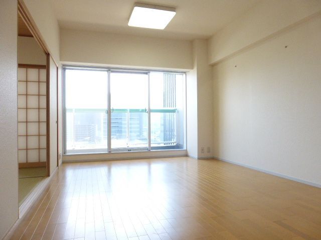 居室・リビング　写真は同タイプ住居です。