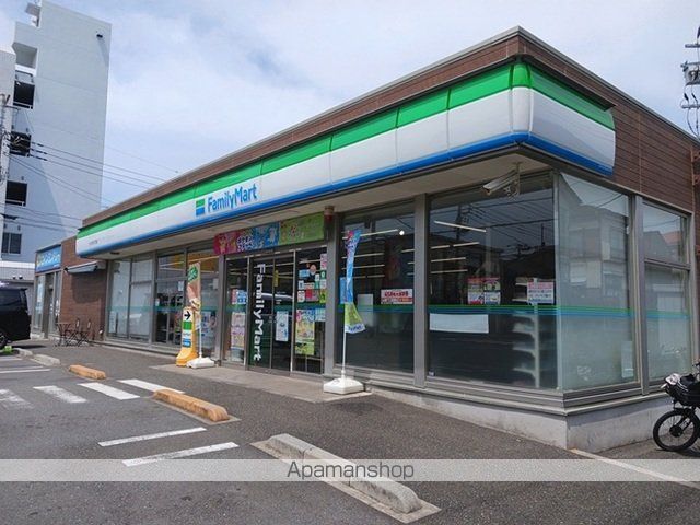 コンビニ　ファミリーマート（コンビニ）まで160m