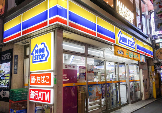 コンビニ　ミニストップ 新大久保駅東口店（コンビニ）まで184m