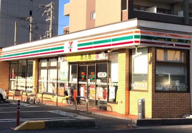 コンビニ　セブン－イレブン　矢倉町草津２丁目店（コンビニ）まで400m