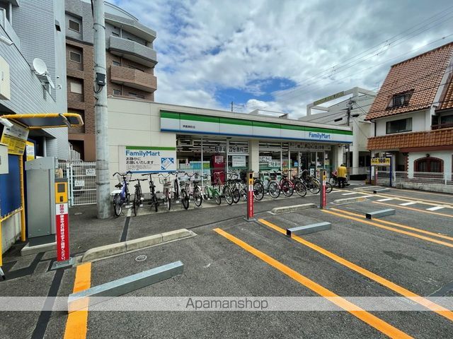 コンビニ　ファミリーマート（コンビニ）まで1022m
