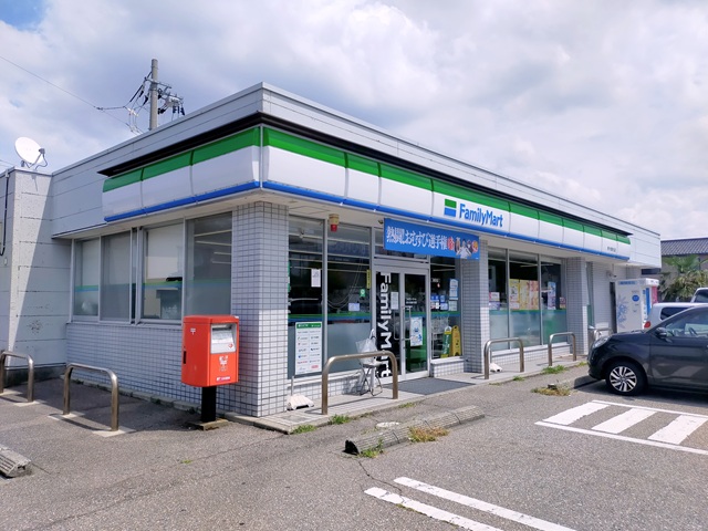 コンビニ　ファミリーマート野々市扇が丘店（コンビニ）まで216m