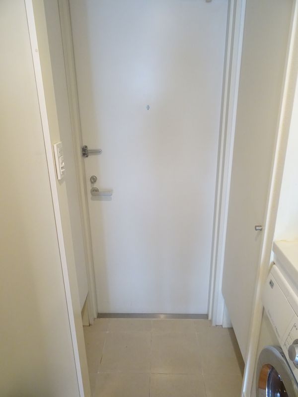 玄関　他部屋参考写真です。