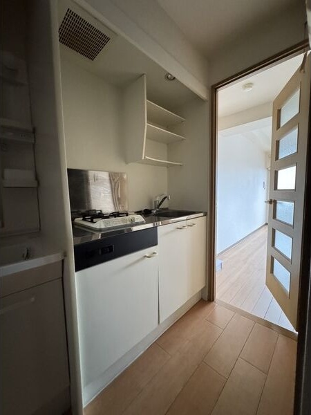 キッチン　※写真は同じマンションの違う部屋のものになります。