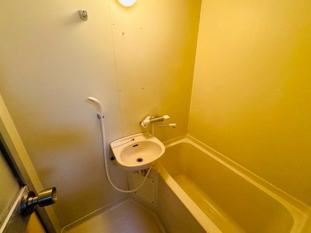 バス・シャワールーム　同建物別部屋 現況優先