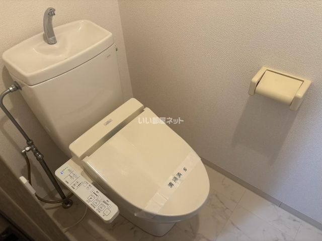 ＪＲ東海道本線 藤沢駅 徒歩21分 3階建 築29年のトイレ写真
