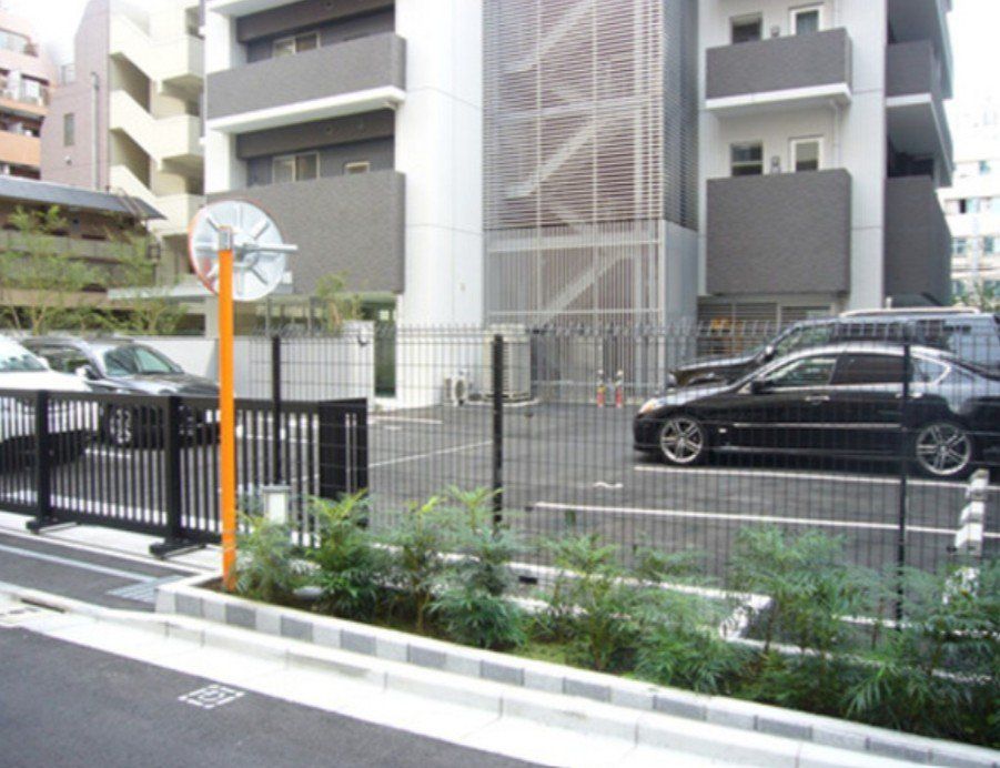 駐車場　駐車場