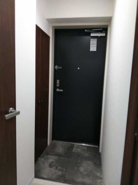 玄関　同物件、別号室のものです。