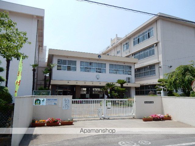 小学校　岡山市立財田小学校（小学校）まで572m