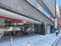 銀行　三菱UFJ銀行新横浜支店（銀行）まで298m