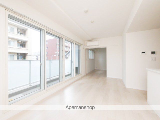 グレン山鼻の居間写真