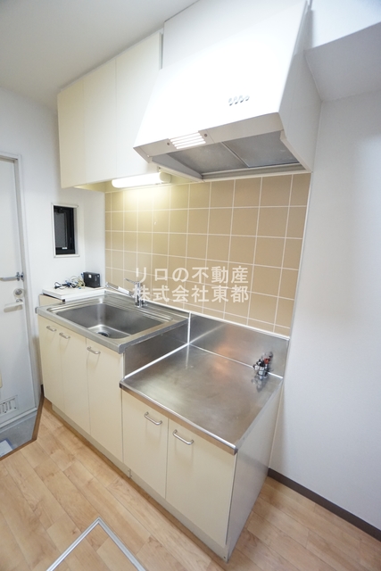キッチン　上下に収納があるので使い勝手の良いキッチンです！！