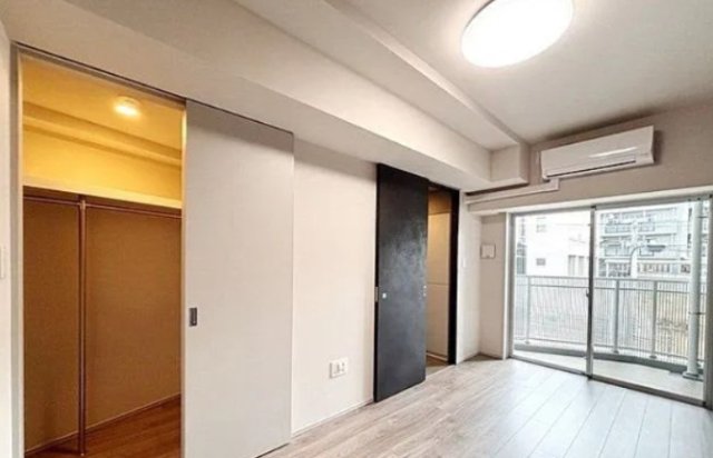 居室・リビング　※同タイプ別部屋です。