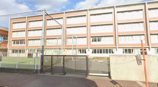 中学校　大和市立光丘中学校（中学校）まで246m
