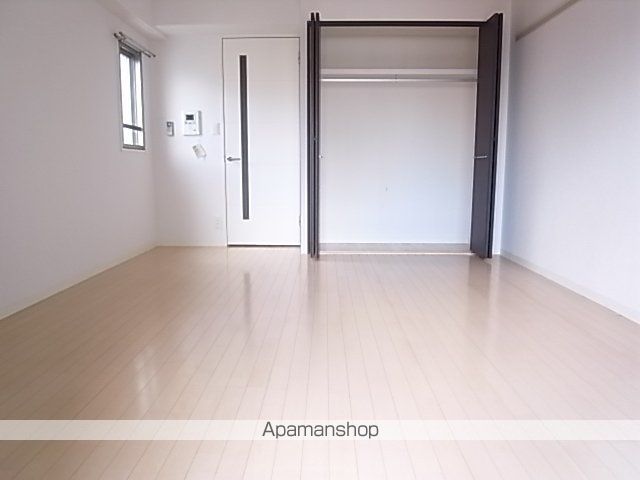 地下鉄名城線 矢場町駅 徒歩8分 12階建 築20年の居間写真
