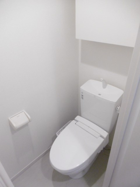 ＪＲ南武線 尻手駅 徒歩12分 3階建 築11年のトイレ写真