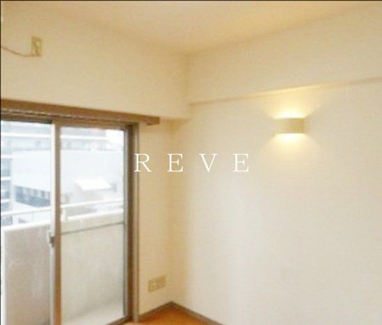 パレステュディオ飯田橋の居間写真