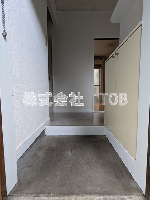 マ・メゾン-調布市下石原1丁目-の玄関写真