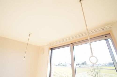 その他設備　洗濯物の室内干しに役立つホスクリーン♪