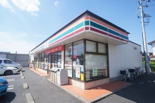 コンビニ　セブンイレブン下館横島店（コンビニ）まで710m