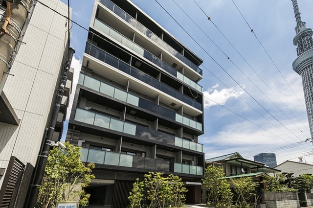 建物外観　７階建ての賃貸マンション