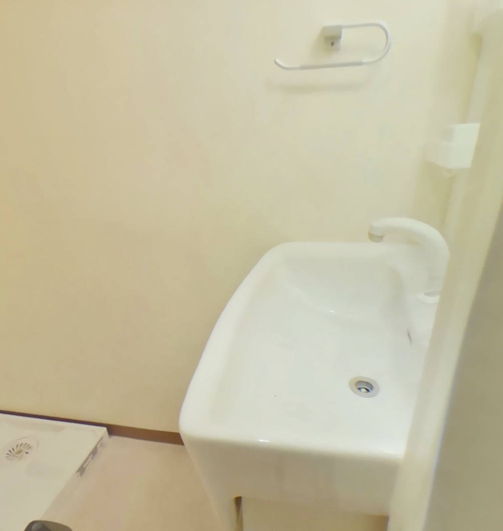 洗面設備　別部屋参考写真です