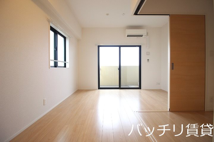 バルコニー　画像は同シリーズタイプの為、参考写真になります。