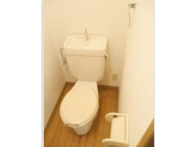 名鉄広見線 御嵩駅 徒歩8分 2階建 築31年のトイレ写真