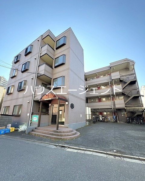 建物外観　タイル張りのきれいなマンションです。