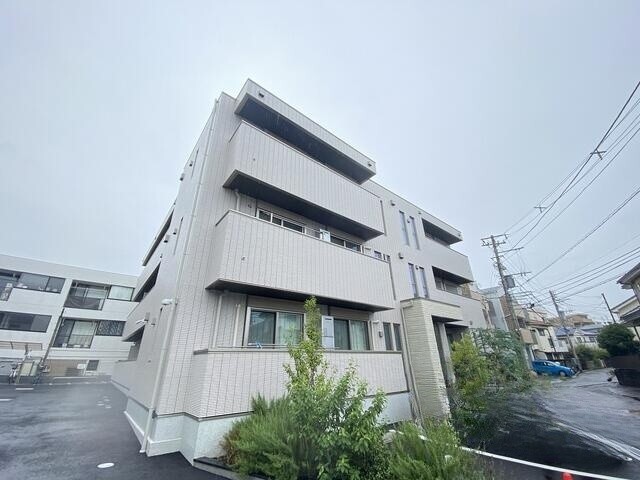 建物外観　オートロック完備