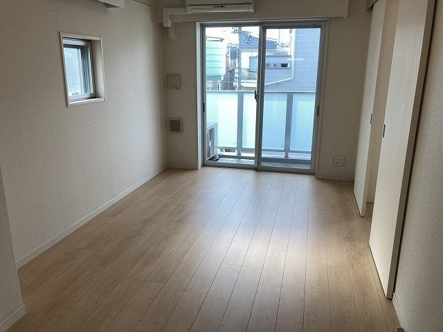 居室・リビング　ゆったり過ごせる居間です