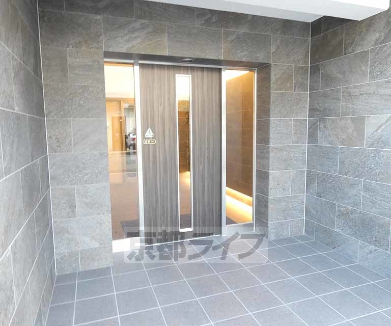 クレドール西大路駅前の外観写真