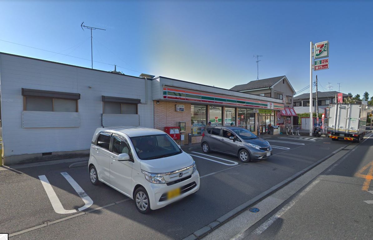 コンビニ　セブンイレブン横浜川和台店（コンビニ）まで393m