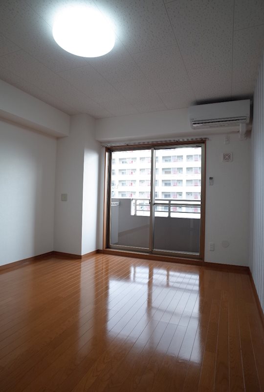 居室・リビング　同タイプの別のお部屋になります。