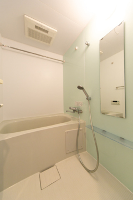 バス・シャワールーム　※写真は同タイプ住戸です。