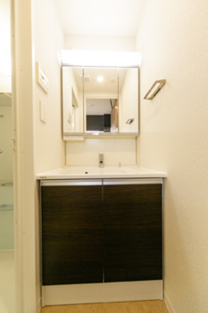 洗面設備　※写真は同タイプ住戸です。
