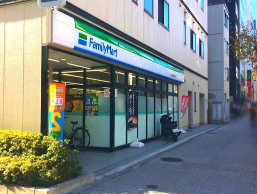 コンビニ　ファミリーマート小伝馬町大門通り店（コンビニ）まで126m