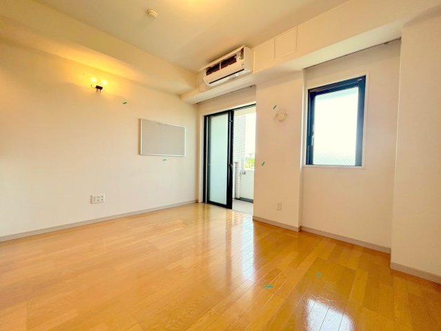 居室・リビング　★二面窓のお部屋★