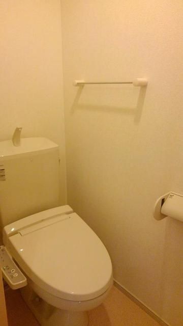 近鉄名古屋線 鼓ケ浦駅 徒歩3分 2階建 築14年のトイレ写真