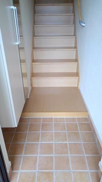 近鉄名古屋線 鼓ケ浦駅 徒歩3分 2階建 築14年の玄関写真