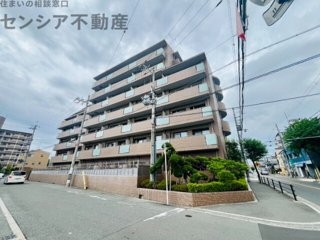 ハーヴィス・カエロンの外観写真