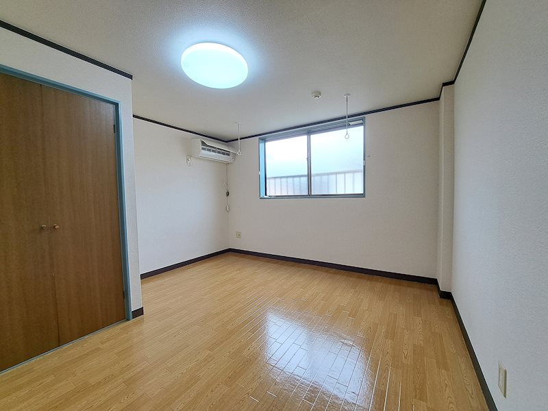 メゾンテベールの居間写真