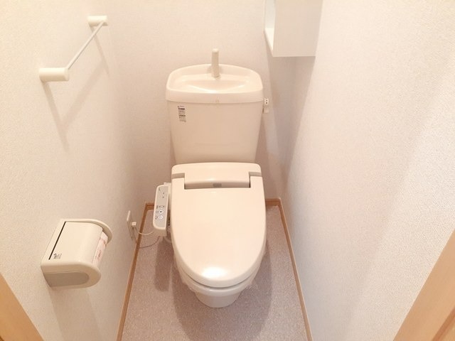 ＪＲ福知山線 猪名寺駅 徒歩21分 2階建 築17年のトイレ写真