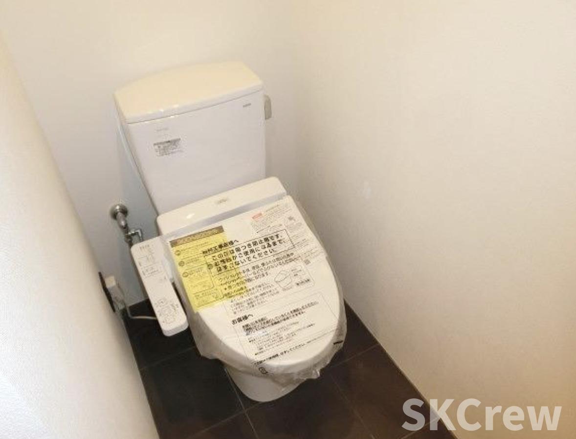 東京メトロ副都心線 東新宿駅 徒歩2分 4階建 築11年のトイレ写真