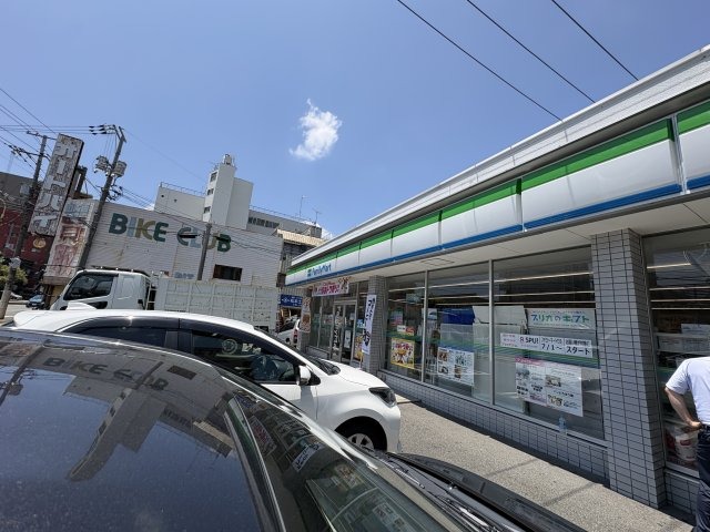 コンビニ　ファミリーマート 広島曙二丁目店（コンビニ）まで163m