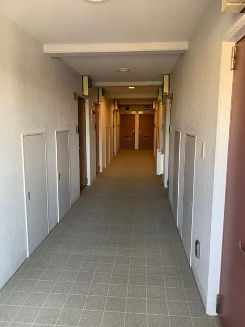 ロビー　建物の内部です