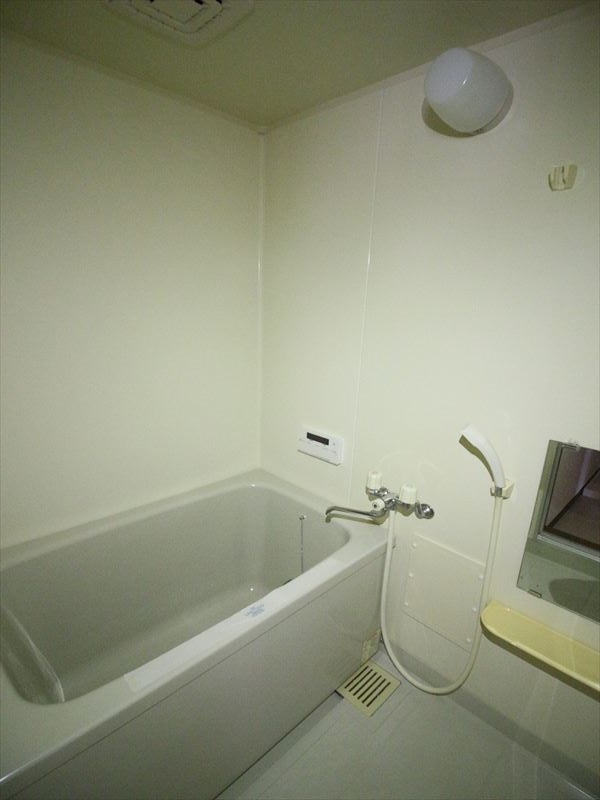 バス・シャワールーム　追焚機能付きバス